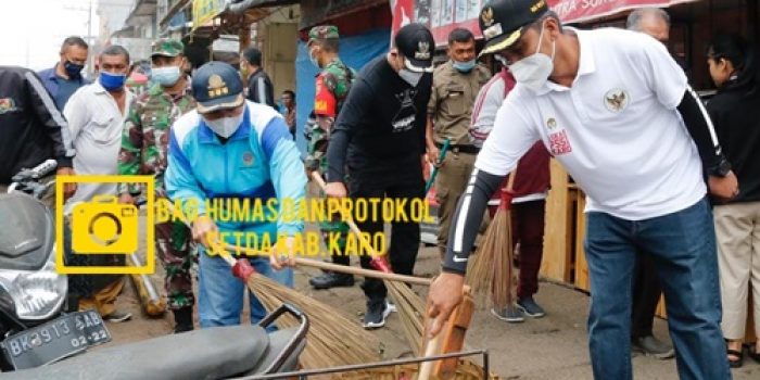 Jumat Bersih Bersama Wabup Karo Theopilus Ginting