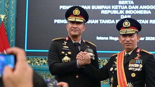 Kapolri Jenderal Polisi Suyudi Ario Seto bersama mantan Kapolri Listyo Sigit Prabowo usai dilantik Presiden Prabowo Subianto di Istana Negara, Jakarta, pada Kamis, 1 Oktober 2026. Foto Muchlis Jr/ BPMI Setpres.