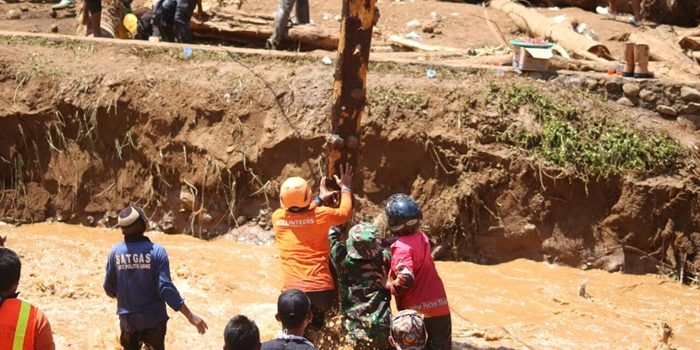 Longsor Pasir Panjang, 400 Personel Tim SAR Diturunkan