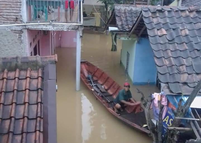 15 Kabupaten Jawa Timur Dilanda Banjir Hingga 2 Meter