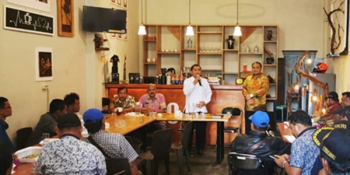 Dihadapan Kades se-Kecamatan Merek, Bupati: Pemimpin Harus Siap Dibully
