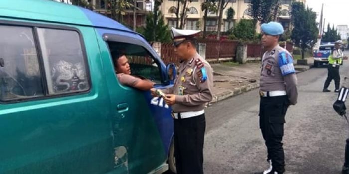 Satlantas Polres Karo Buron Pengemudi Tabrak Mati Pemotor
