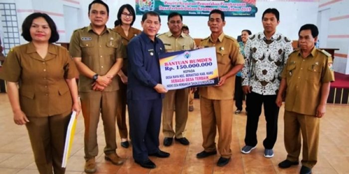 Tutup Tahun 2019, Pemkab Karo Beri Penghargaan Kepada Desa Terbaik