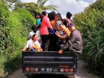 Jalan Penghubung Desa Rusak, Para Nande Ajak Bupati Karo Tinjau ke Lokasi