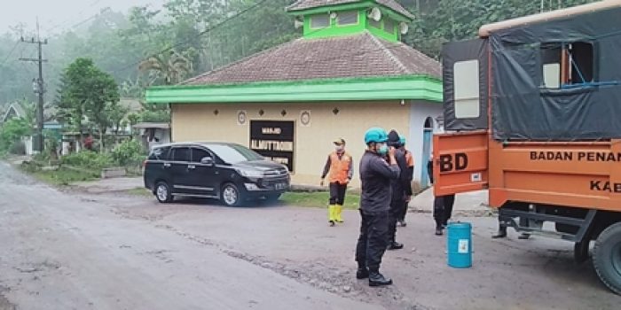 Awan Panas Gunung Semeru Berjarak Luncur 2 Km, 500 Warga Mengungsi