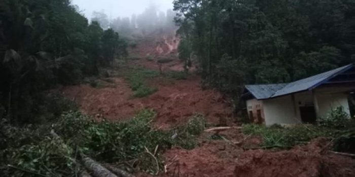 Banjir Bandang dan Longsor di Luwu, 12 Ribu Warga Terisolir, 3 Orang Hilang
