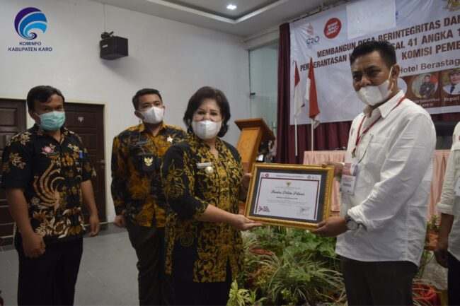 Bupati Karo beserta pihak KPK RI Foto Istimewa.