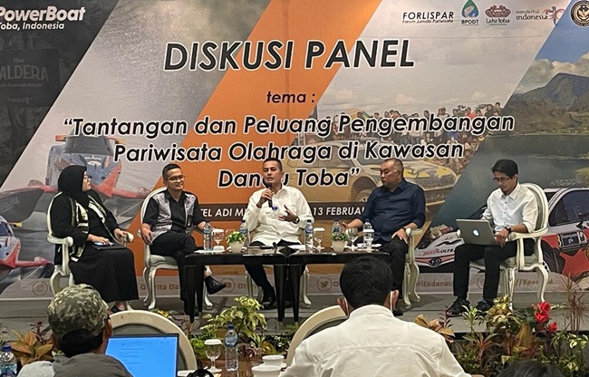 F1H20 Danau Toba dalam forum diskusi yang digelar Forlispar di Kota Medan, pada Senin, 13 Februari 2023. Foto Ist | Rienews.com.