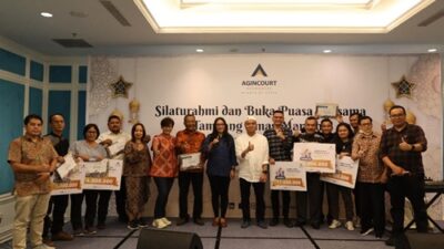 Manajemen PT Agincourt Resources bersama para pemenang Lomba Karya Jurnalistik 2023 Tambang Emas Martabe. Foto PTAR.