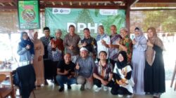 Suasana usai pencanangan Kopi Puncak Rindu menajdi destinasi wisata halal Yogyakarta. Foto Dok. PPHI.