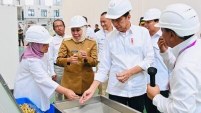 Presiden Joko Widodo dan Ibu Iriana Joko Widodo mengunjungi kompleks PT Pindad (Persero) di Kabupaten Malang, Provinsi Jawa Timur pada Senin, 24 Juli 2023. Foto BPMI Setpres.