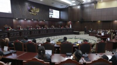 Sidang pembacaan putusan Mahkamah Konstitusi uji materi batas usia maksimal capres-cawapres pada Senin, 23 Oktober 2023. Foto Humas/Ifa.