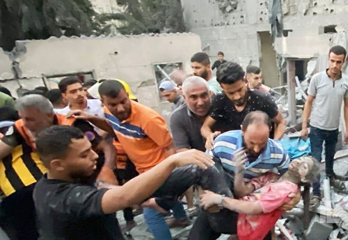 Situasi Gaza Palestina sangat berbahaya, serangan udara Israel pada Minggu, 10 Desember 2023, menewaskan puluhan warga sipil Palestina. Foto Dok WAFA.