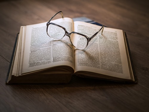Ilustrasi buku. Foto DariuszSankowski/pixabay.com.