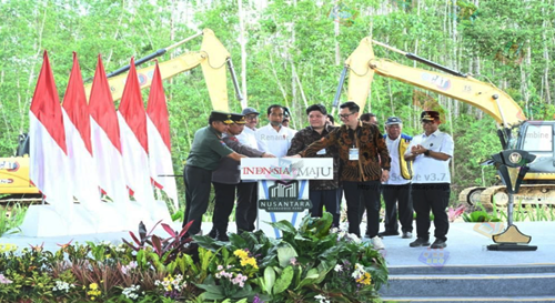 Peletakan batu pertama pembangunan Nusantara Warehouse Park (NWP) di IKN, 17 Januari 2024. Foto Dok. BPMI Setpres.