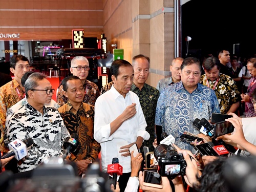 Presiden Jokowi menyampaikan keterangan pers di JIEXPO, 15 Februari 2024. Foto BPMI Setpres.