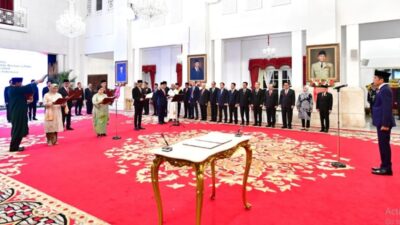 Tujuh anggota LPSK 2024-2029 mengucapkan sumpah jabatan disaksikan Presiden Joko Widodo di Istana Negara, Jakarta, Rabu, 15 Mei 2024. Foto BPMI Setpres/Vico.