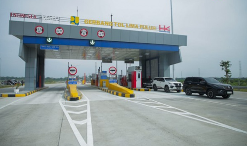 Gerbang Tol Lima Puluh, Jalan Lintas Batu Bara – Simalungun, Sumatera Utara. Foto Kementerian PUPR.