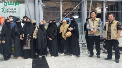 KJRI Jeddah mendampingi pemulangan 34 jemaah WNI karena tidak memiliki visa haji. Foto kemenag.go.id.
