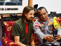 Disandera Satu Tahun Lebih Pilot Susi Air Philip Mehrtens Dibebaskan