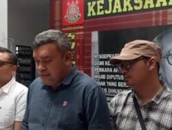 Penyerahan Tiga Tersangka Pembunuh Wartawan Sempurna Pasaribu ke Kejari Karo