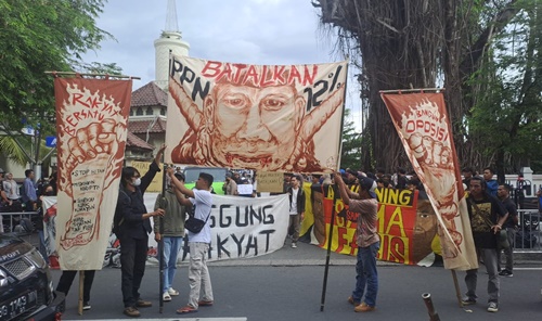 Aliansi Jogja Memanggil serukan tolak kenaikan PPN 12 persen di titik nol Malioboro, Senin, 30 Desember 2024. Foto Dok. Aliansi Jogja Memanggil.