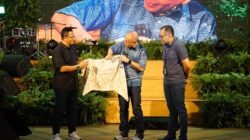 Kiri ke kanan: VP Sustainability Telkom Gunawan Wasisto Ciptaning Andri, Pj. Sekda Pemprov Sumut M. A. Effendy Pohan, dan EVP Telkom Regional 1 Dwi Pratomo Juniarto pada acara GoZero% Goes to Medan. Foto Istimewa.
