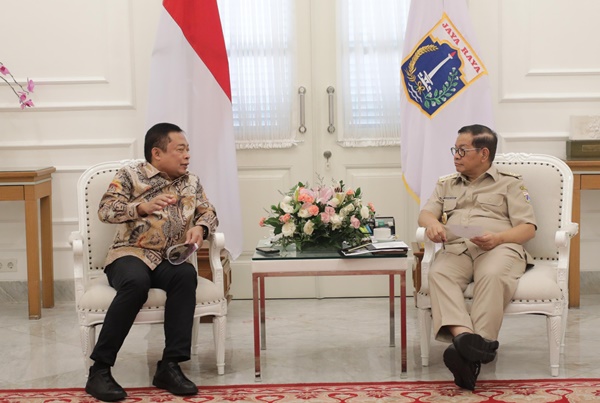Direktur Utama Telkom Ririek Adriansyah dan Gubernur DKI Jakarta Pramono Anung, dalam audiensi penyelenggaraan acara Digiland 2025, pada Selasa, 29 April 2025. Foto Istimewa.