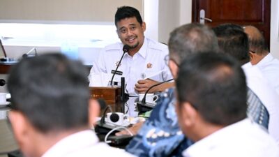 Gubernur Sumut Bobby Nasution memimpin Rapat Produksi dan Hilirisasi Komoditas Jeruk bersama Bupati Karo, Simalungun, Pakpak Bharat dan Dairi di ruang rapat Gubernur, Rabu, 21 Mei 2025. Foto Imam Syahputra/Diskominfo Sumut.
