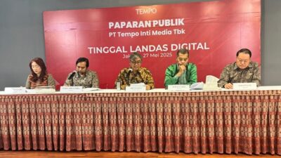 Kiri ke kanan: Adeliesna Sari (Direktur), A.A. Gde Bagus Wahyu Dhyatmika (Direktur), Arif Zulkifli (Direktur Utama), Budi Setyarso (Direktur), Sebastian Kinaatmaja (Direktur).