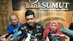Gubernur Sumut Bobby Nasution ,memberikan keterangan pers, usai mengikuti RUPSLB PT Bank Sumut di Kantor Pusat Bank Sumut, Jalan Imam Bonjol, Medan, pada Selasa, 3 Juni 2025. Foto Imam Syahputra.