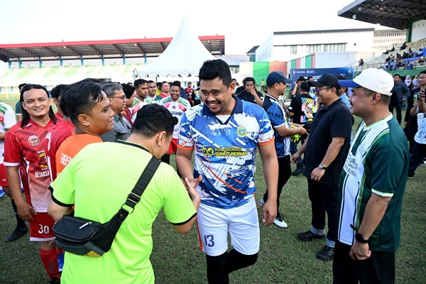 Gubernur Sumatera Utara Bobby Nasution membuka Kejuaraan Mini Soccer Jurnalis Championship (MSJC) Sumut Berkah 2025 di Lapangan Sepakbola Mini Dispora Sumut, Jalan Willem Iskandar, Deli Serdang, Jumat, 20 Juni 2025. Foto Fahmi Aulia.