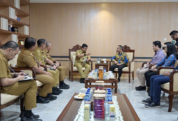 Gubsu Bobby Nasution bersama Ombudsman Perwakilan Sumut, membahas tentang pelayanan kesehatan, pendidikan, dan publik. Foto Istimewa.