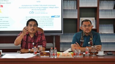 Sumut Togap Simangunsong bersama Kepala Dinas Pendidikan Sumut Alexander Sinulingga, melakukan pertemuan dengan pejabat dan jajaran staf di Dinas Pendidikan Provinsi Sumut di Jalan Teuku Cik Ditiro Medan, Jumat, 1 Agustus 2025. Foto Munawar Harahap.