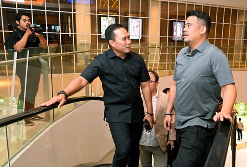 Gubernur Sumut, Bobby Nasution bersama unsur Forkopimda Sumut nonton bersama Film Believe: Takdir, Mimpi dan Keberanian, di Cinema XXI, Delipark Mall, Jalan Putri Hijau, Medan, Jumat, 1 Agustus 2025. Foto Imam Syahputra.