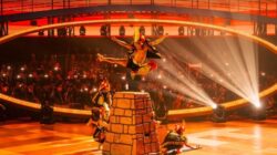 Lompat batu dari Nias, Sumatera Utara, menjadi salah satu atraksi yang dihadirkan dalam Pagelaran Sabang Merauke–The Indonesian Broadway 2025 “Hikayat Nusantara“.