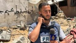 Jurnalis Indonesia yang tergabung dalam Komite Keselamatan Jurnalis (KKJ) mengutuk keras tindakan pembunuhan berencana terhadap jurnalis Anas Al Sharif di Gaza yang masih mengenakan rompi pers.