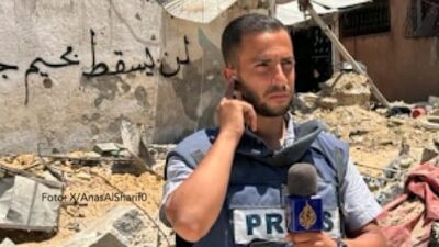 Jurnalis Indonesia yang tergabung dalam Komite Keselamatan Jurnalis (KKJ) mengutuk keras tindakan pembunuhan berencana terhadap jurnalis Anas Al Sharif di Gaza yang masih mengenakan rompi pers.
