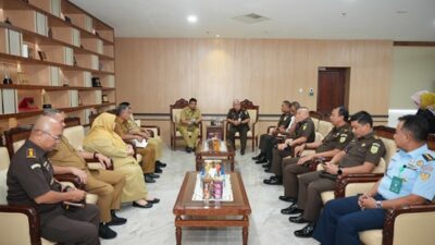 Gubernur Sumatera Utara Bobby Nasution menerima kunjungan Kajati Sumut Harli Siregar beserta jajarannya di Kantor Gubernur, Selasa, 12 Agustus 2025. Foto Alexander AP Siahaan.