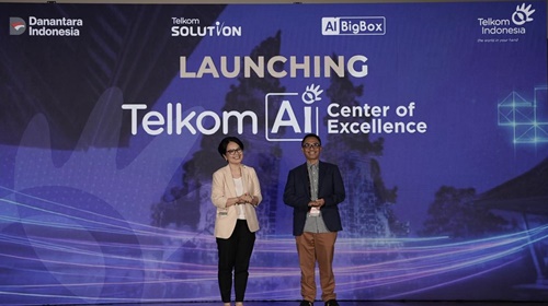 Direktur Utama Telkom Dian Siswarini dan CEO Telin Budi Satria Dharma Purba di acara pembukaan Bali Annual Telkom International Conference (BATIC) 2025.