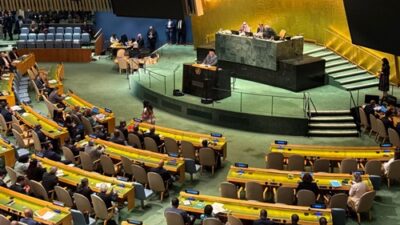 Presiden Prabowo Subianto menyampaikan pidato Konferensi Internasional Tingkat Tinggi Perserikatan Bangsa-Bangsa untuk Penyelesaian Damai atas Masalah Palestina dan Implementasi Solusi Dua Negara yang digelar di Gedung Majelis Umum PBB, New York, Amerika Serikat, pada Senin, 22 September 2025. Foto BPMI Setpres.