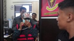 Tersangka AKSP dalam kasus dugaan korupsi senilai Rp1,3 miliar, diitahan penyidkk Kejari Karo, sejak Senin, 1 September 2025. Foto Rienews.com.