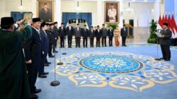 Presiden Prabowo Subianto melantik dua menteri dan tiga wakil menteri Kabinet Merah Putih di Istana Negara, Jakarta, pada Rabu, 17 September 2025. Foto Cahyo/BPMI Setpres.