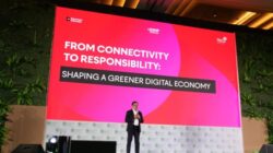 Wakil Direktur Utama Telkom Indonesia, Muhammad Awaluddin saat menyampaikan paparan di acara Katadata Sustainability Action for the Future Economy (SAFE) 2025, pada Kamis, 11 September 2025.
