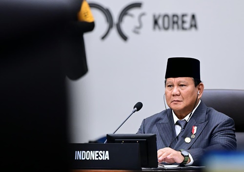 Presiden Prabowo Subianto menghadiri sesi pertama APEC Economic Leaders’ Meeting (AELM) yang digelar di Hwabaek International Convention Centre (HICO), Gyeongju, Korea Selatan, pada Jumat, 31 Oktober 2025. Foto: Muchlis Jr/BPMI Setpres.