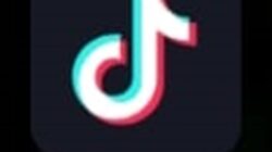 Suspend yang dilakukan Komdigi terhadap platform media sosial TikTok, karena ketidakpatuhan TikTok memenuhi kewajiban sesuai peraturan.