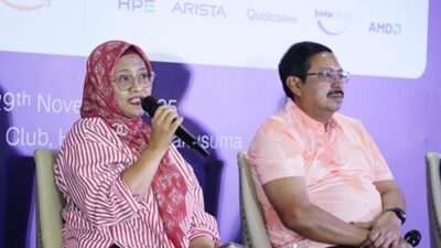 Direktur Utama Telkom Indonesia Dian Siswarini memaparkan di acara Lintas Teknologi Solutions Day 8th Edition yang diselenggarakan di Royale Golf Halim, Jakarta pada Sabtu, 29 November 2025. Foto Istimewa.