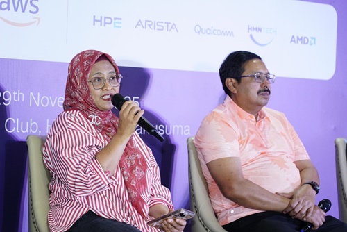 Direktur Utama Telkom Indonesia Dian Siswarini memaparkan di acara Lintas Teknologi Solutions Day 8th Edition yang diselenggarakan di Royale Golf Halim, Jakarta pada Sabtu, 29 November 2025. Foto Istimewa.