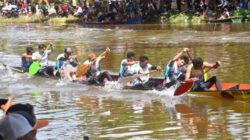 Lomba Sampan Bidar di Kabupaten Kubu Raya, Kalimantan Barat. Foto Istimewa.