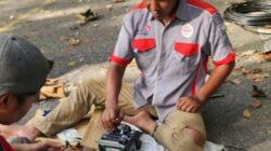 Tim teknis TelkomGroup bekerja 24 jam memperbaiki infrastruktur dan konektivtas di wilayah terdampak bencana Sumatra. Foto Istimewa.